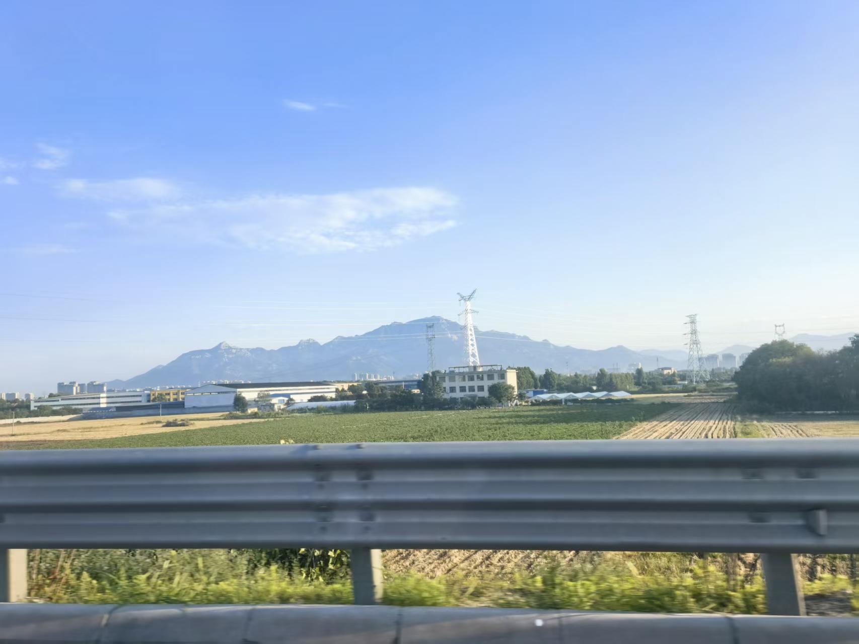 高铁窗外